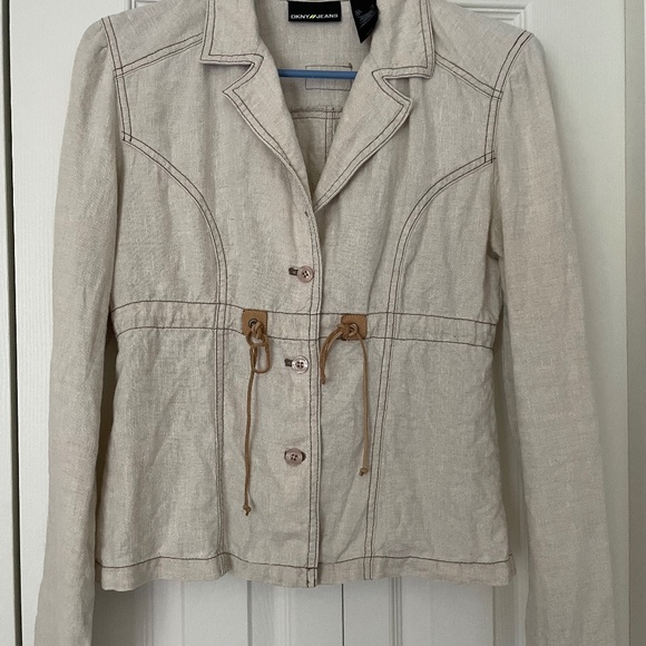 DKNY linen shirt - great with white jeans or denim - Picture 1 of 8